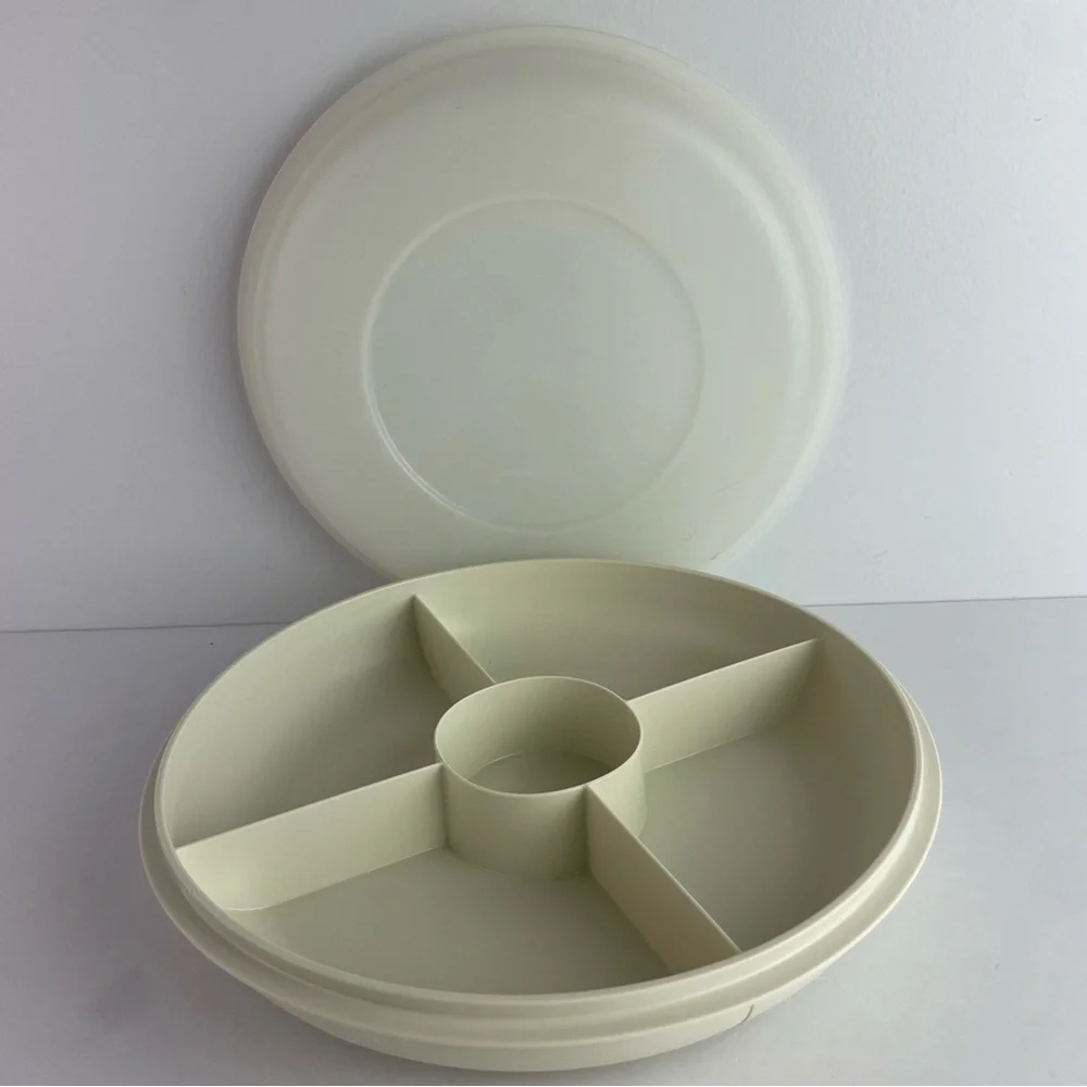 Tupperware Covered Divided Storage Dish 1708-6